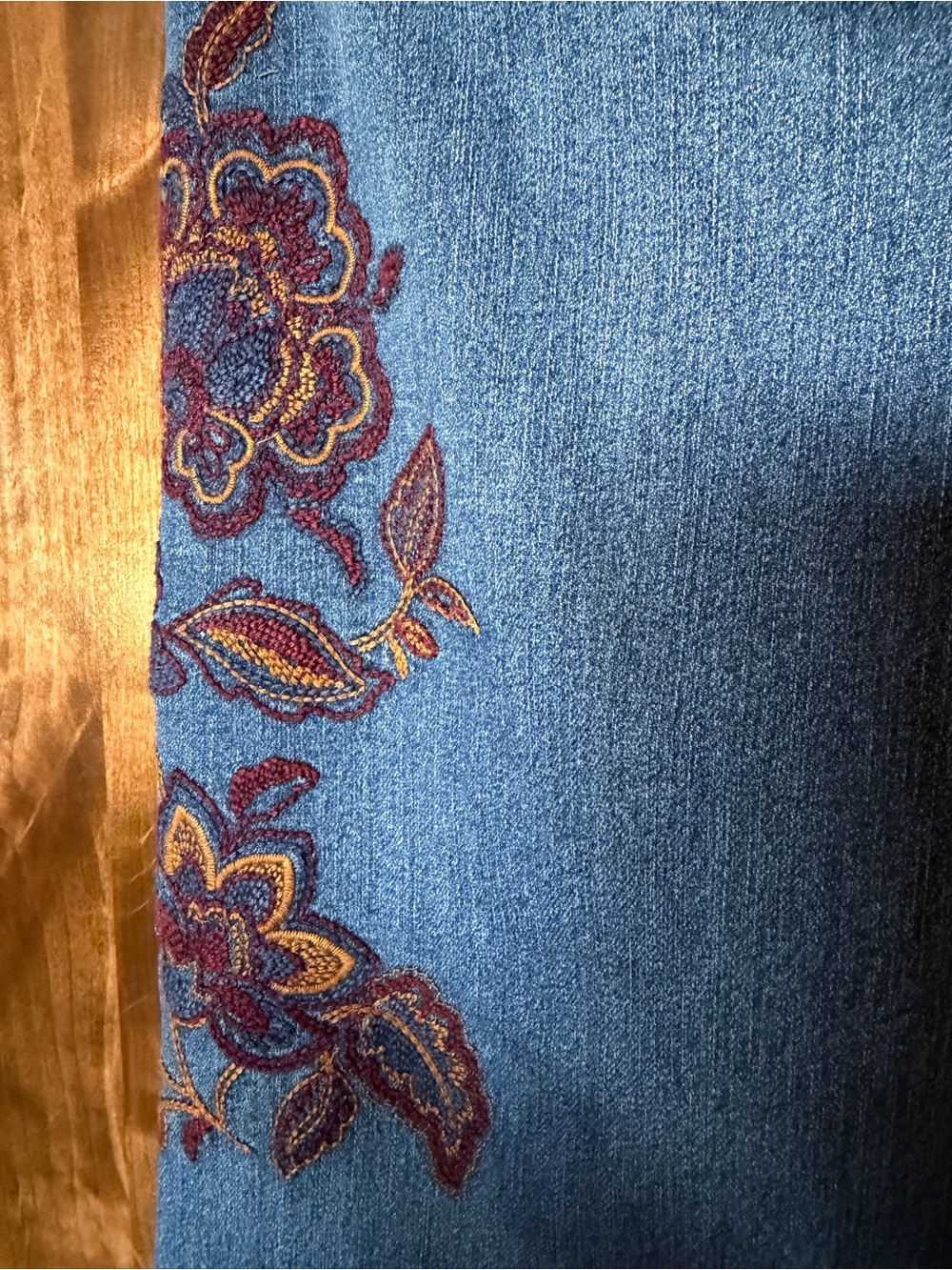 Democracy Ab Technology Medium Blue Cropped Jeans with Floral Embroidery Sz 2 - Picture 7 of 11
